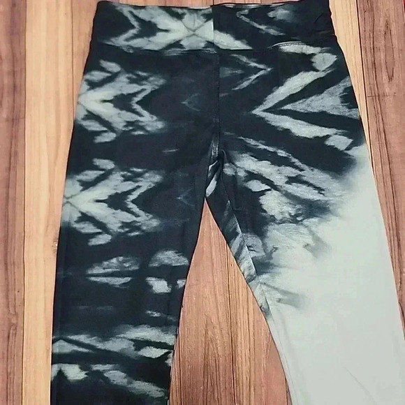 Wonderfly Leggings - Picture 2 of 5